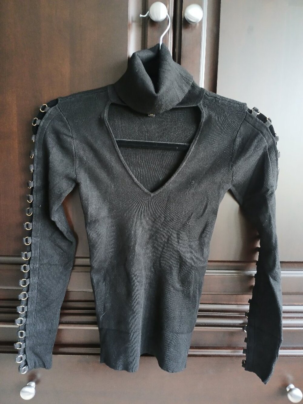 Guess Size XS Turtle Neck Sweater